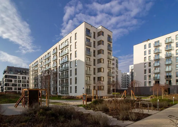 아파트 M&r Airport&business Wynalazek - Fast Wi-fi - Underground Garage - Self Check-in - Netflix - 6 Min From Chopin Airport