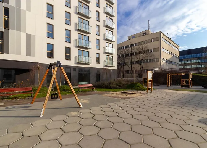 아파트 M&r Airport&business Wynalazek - Fast Wi-fi - Underground Garage - Self Check-in - Netflix - 6 Min From Chopin Airport