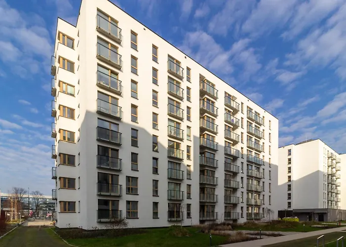 아파트 M&r Airport&business Wynalazek - Fast Wi-fi - Underground Garage - Self Check-in - Netflix - 6 Min From Chopin Airport 바르샤바