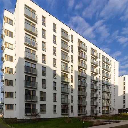 Apartmán M&r Airport&business Wynalazek - Fast Wi-fi - Underground Garage - Self Check-in - Netflix - 6 Min From Chopin Airport Varšava